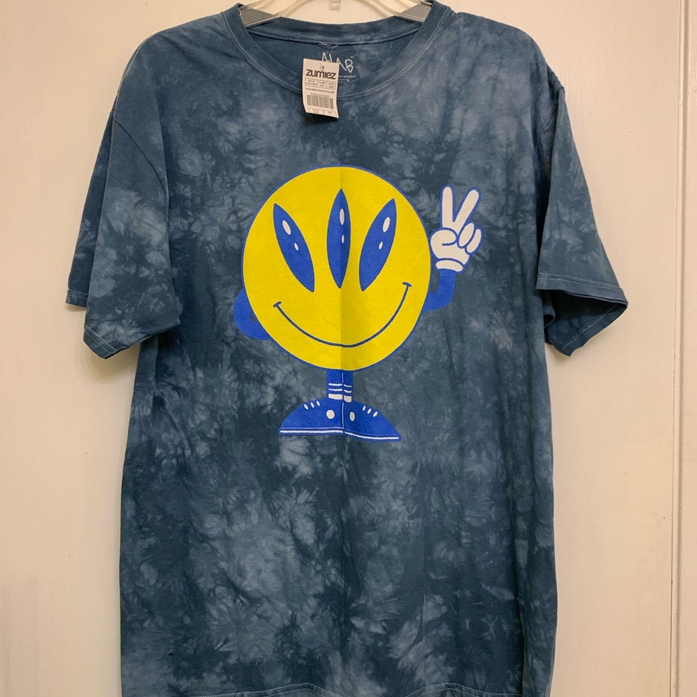 Zumiez Graphic Tee! NEVER WORN! BRAND NEW!